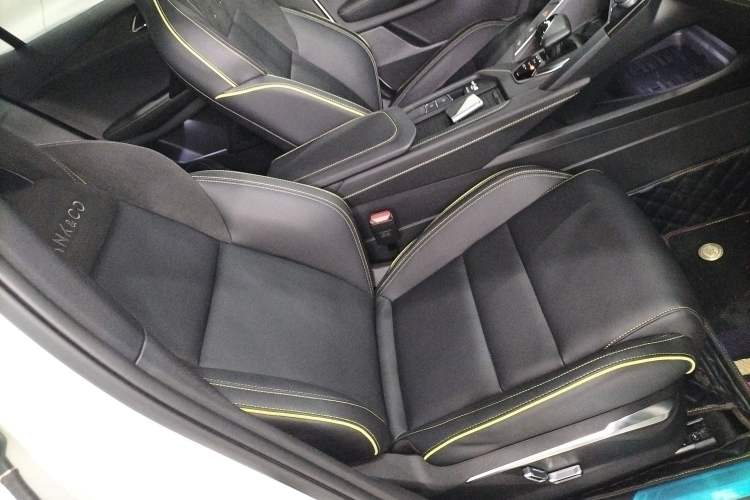 Used Lynk & Co 06 2023 Remix 1.5T Dynamic Halo Right Front Seat