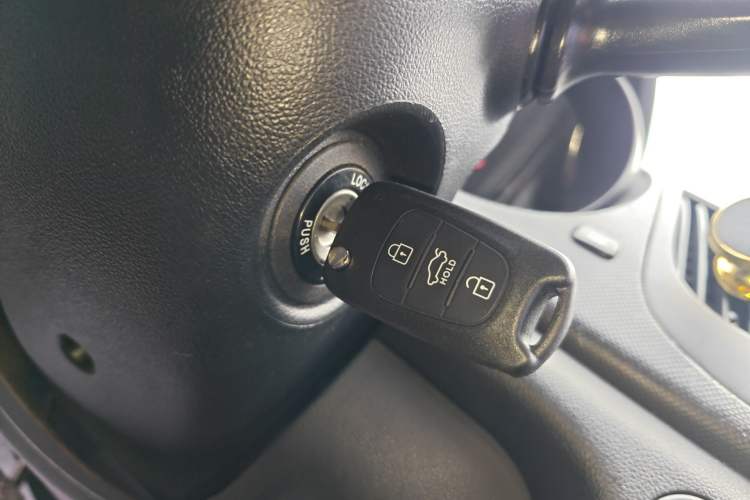 Used Kia Forte 2014 1.6L MT GL
