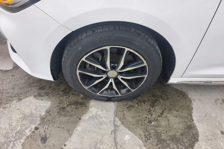 Used BYD Song MAX 2018 1.5T Automatic Smart Connect Elite Model with 6 Seats
