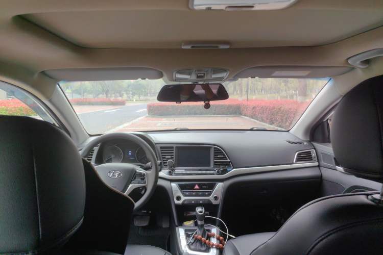 Used Hyundai Elantra (6th Generation / Lingdong) 2016 1.6L Automatic ZhiXuan – Elite Version Headliner