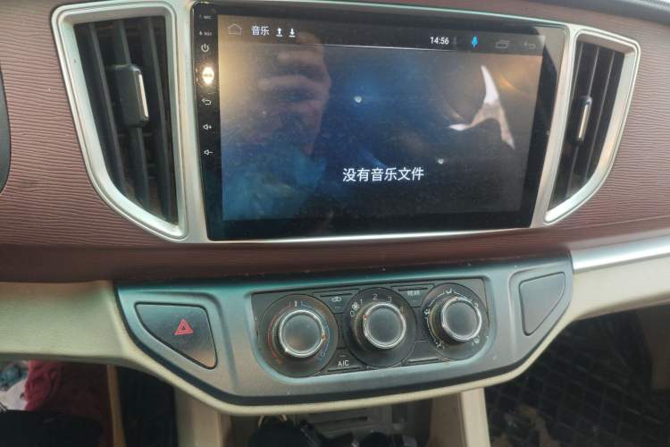 Used FORTHING Lingzhi 2019 M5L 1.6L 7-Seater Base Model China VI Standard Audio And AC Panel