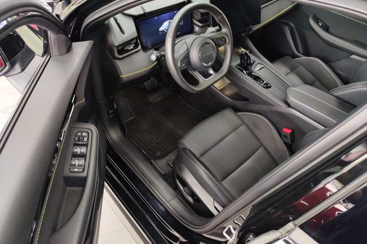 Used Lynk & Co 03 2025 1.5TD DCT Champion Edition Pro Driver Seat