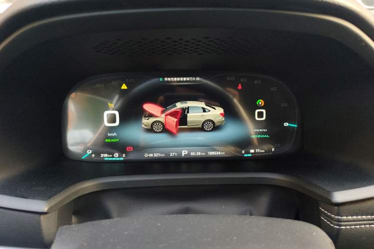 Used Roewe i6 New Energy 2017 45T Hybrid Connective Smart Luxury Edition
