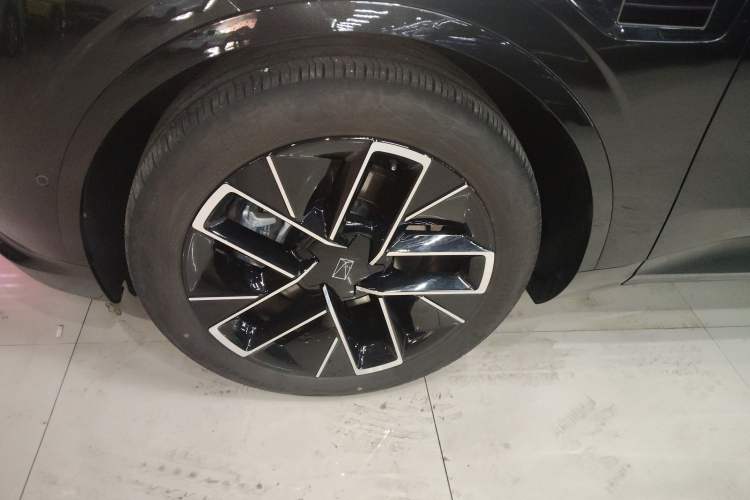 Used Avatr 11 2025 Ultra Extended-Range Edition Exterior 4