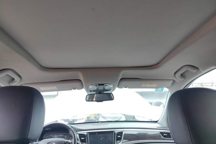 Used GAC Trumpchi GS8 2017 320T Four-Wheel Drive Luxury Smart Connectivity Version (7 Seats) Headliner