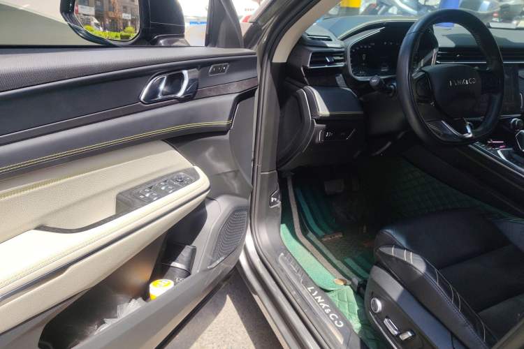 Used Lynk & Co 05 2020 2.0TD Two-Wheel Drive Shine Halo Driver Seat