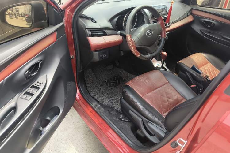 Used Toyota YARiS L Zhi Xuan 2014 1.3E Automatic Charm Edition
