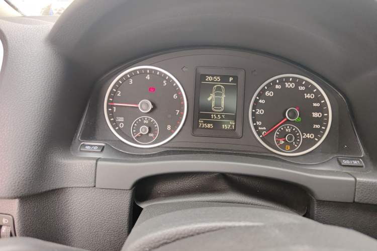 Used Volkswagen Tiguan 2016 300TSI Automatic All-Wheel Drive Fashion Vision Edition Odometer Close Up