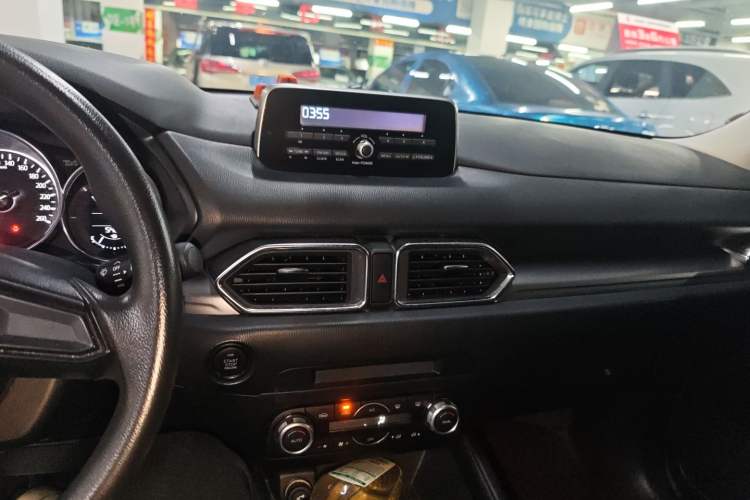 Used Mazda CX-5 2017 2.0L Manual Two-Wheel Drive Comfort Version China V Standard
