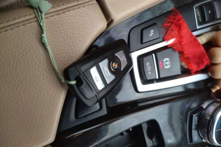 Used BMW 5 Series 2013 525Li Luxury Model