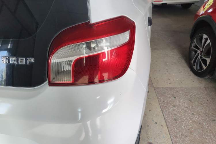 Used Venucia R30 2014 1.2L Manual Enjoyment Edition
