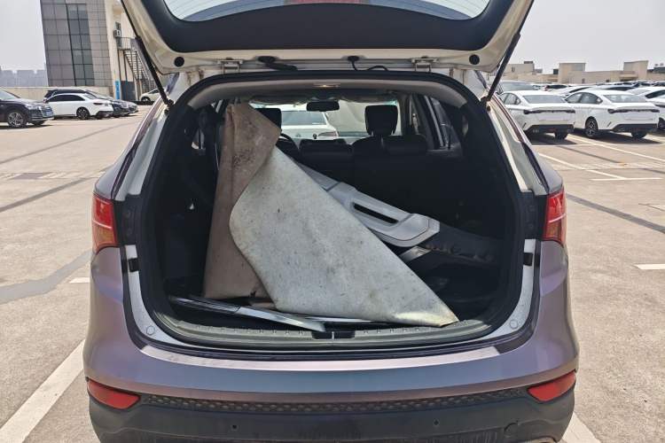 Used Hyundai Santa Fe 2013 2.4L Automatic Two-Wheel Drive Smart Version Trunk