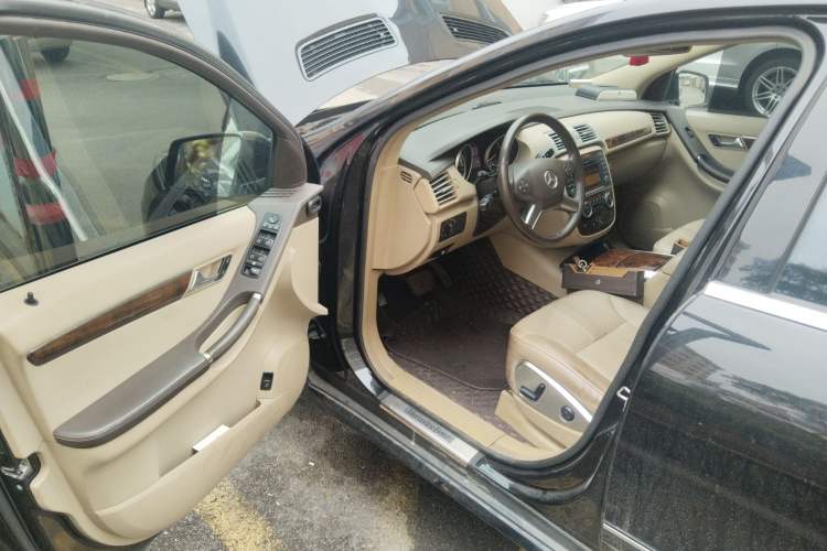 Used Mercedes-Benz R-Class 2011 R 350 L 4MATIC