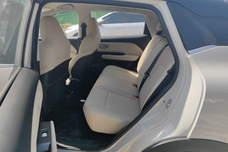 Used Wuling Bingo PLUS 2024 330 km Range Five-Seater Version