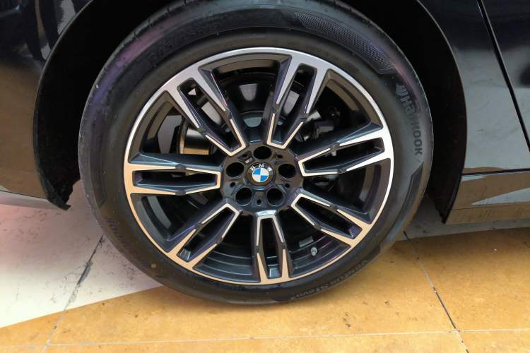 Used BMW 5 Series 2026 530Li Leading M Sport Package Right Rear Wheel Hub