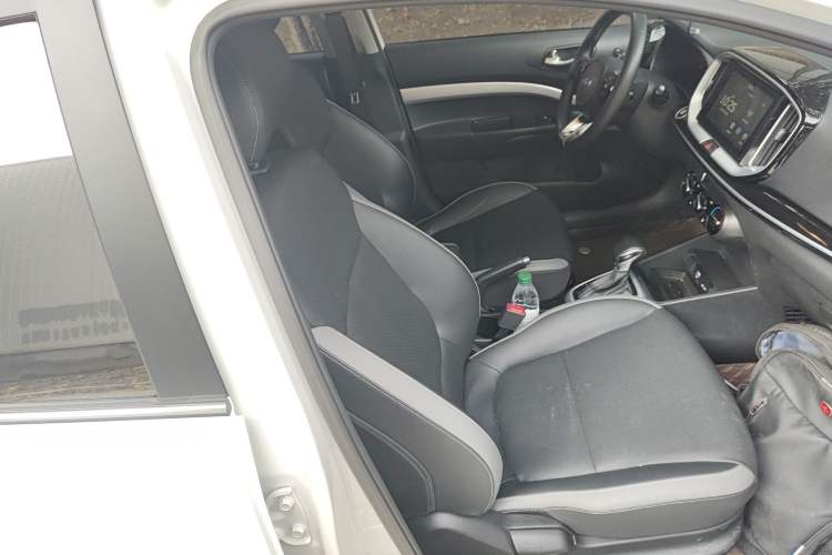 Used Kia kx1 Stonic 2021 1.4L CVT Fun Edition Right Front Seat