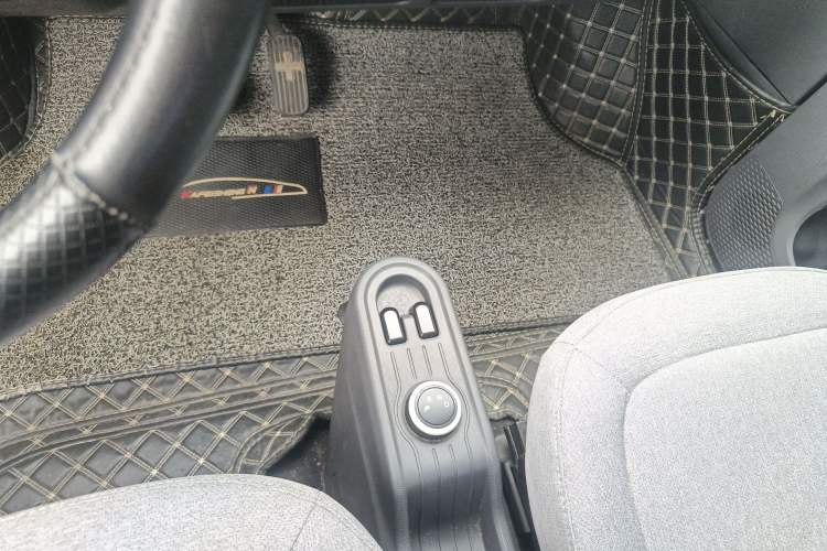 Used Wuling Hongguang MINIEV 2021 Macaron Premium Model – Lithium-NMC