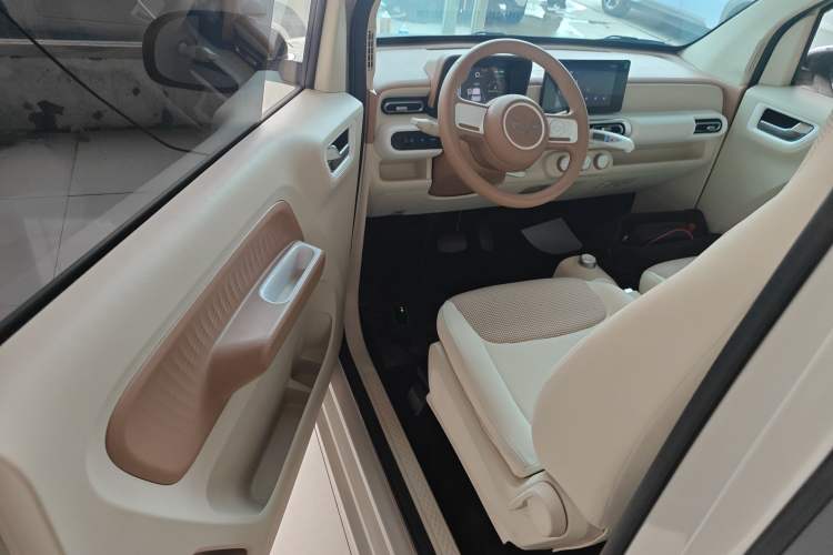 Used Wuling Hongguang MINIEV 2024 3rd Generation 215km Advanced Version