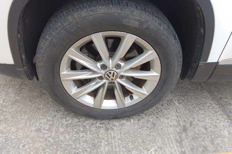 Used Volkswagen Tiguan 2017 300TSI Automatic Two-Wheel Drive Silk Road Luxury Edition Exterior 4