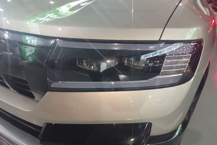 Used Formula Leopard Leopard 8 2025 Smart & Brave Flagship Edition 7 Seats