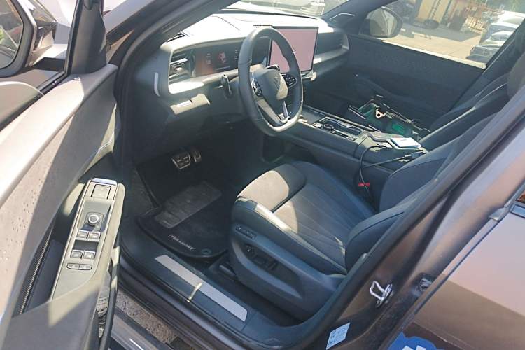 Used Volkswagen Teramont 2025 Tiguan Pro 450TSI Four-Wheel Drive Summit Edition
