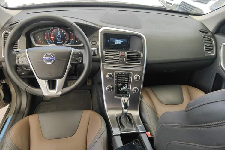 Used Volvo XC60 2016 T5 Smart Version
