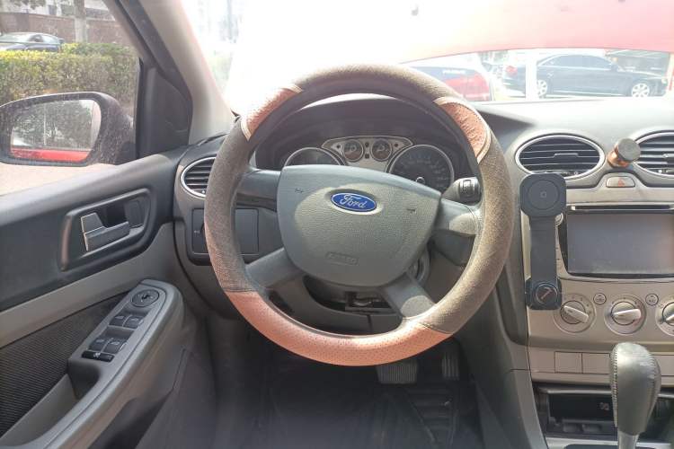 Used Ford Focus 2013 Hatchback Classic 1.8L Automatic Base Model
