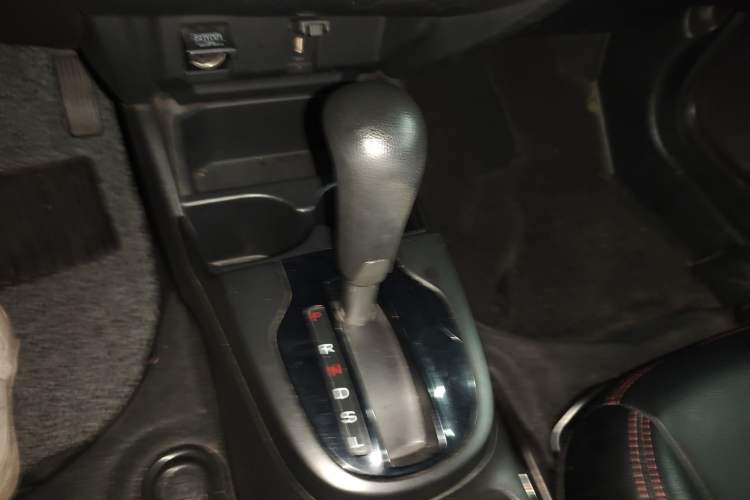 Used Honda Fit 2016 1.5L LXS CVT Comfort Sunroof Version Gear Lever