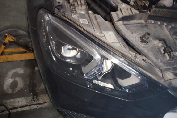 Used Mercedes-Benz GLE 2021 GLE 350 4MATIC Stylish Model Right Front Headlight