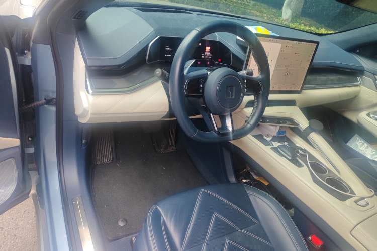 Used Zeekr 001 2021 Ultra-Long Range Dual-Motor YOU Version Steering Wheel