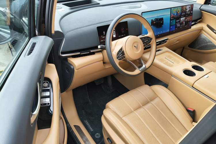 Used VOYAH Dream 2025 PHEV Four-Wheel-Drive Flagship Kunpeng Edition Driver Seat