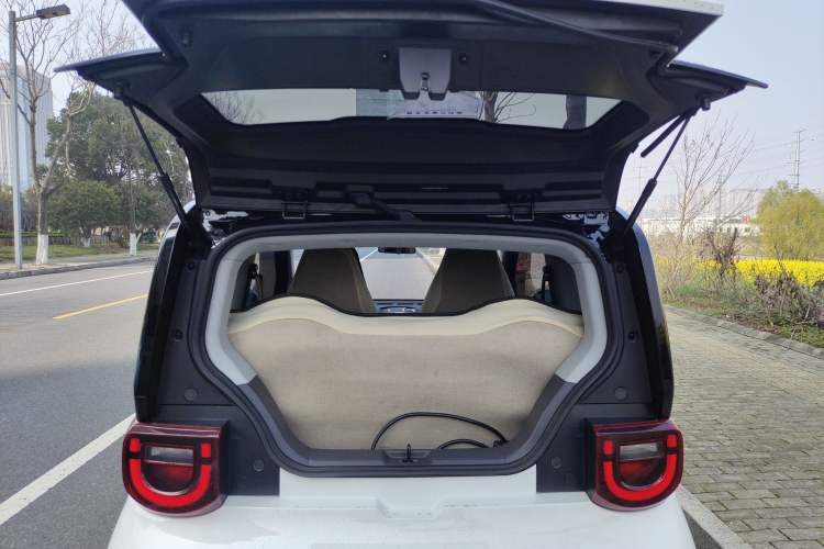 Used Chery QQ QQ Ice Cream 2022 120km Conical Shape Lithium Iron Phosphate
