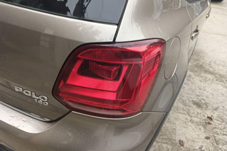 Used Volkswagen Polo 2016 1.6L Cross Polo Automatic
