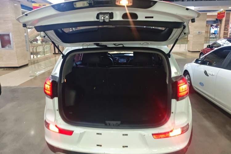 Used Kia Sportage R 2015 2.0L Automatic Two-Wheel Drive DLX Model Trunk