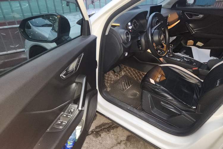 Used Audi Q2L 2018 35 TFSI Launch Exclusive Edition China VI Driver Seat