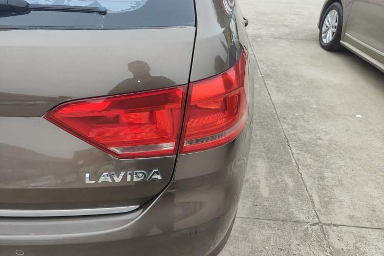 Used Volkswagen Gran Lavida 2013 1.6L Automatic Comfort Model