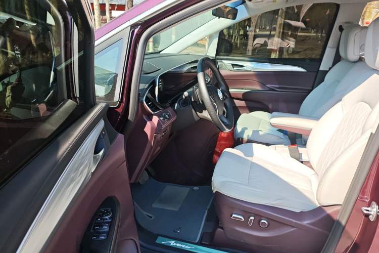 Used Buick GL8 2023 Avenir Aivia Six-Seat Deluxe Edition Driver Seat