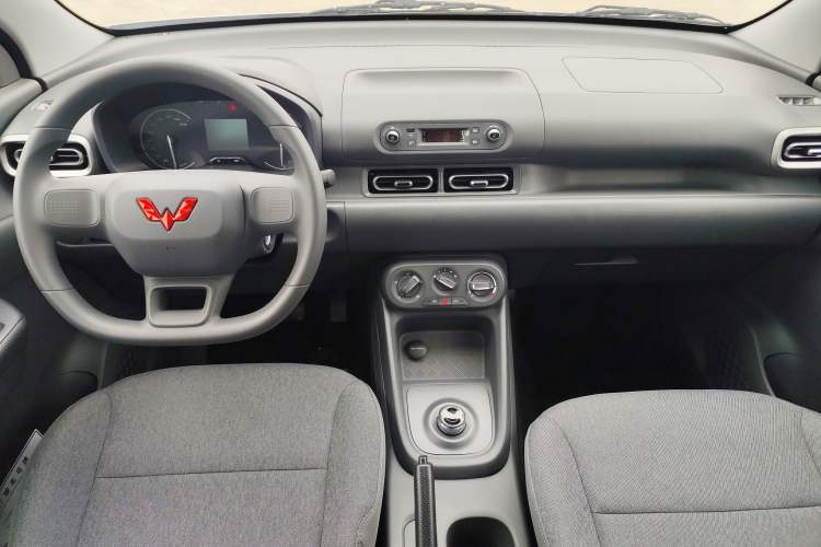 Used Wuling Hongguang New Energy 2024 All-Electric Model 300KM Practical Version
