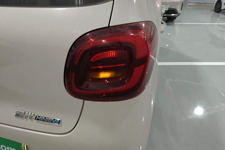 Used Wuling Hongguang MINIEV 2025 Four-Door Version Advanced Edition
