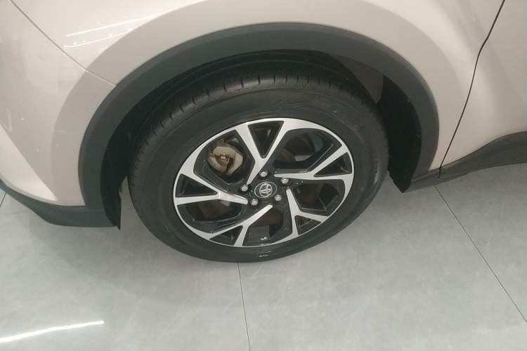 Used Toyota C-HR 2020 2.0L Leading Edition Exterior 7