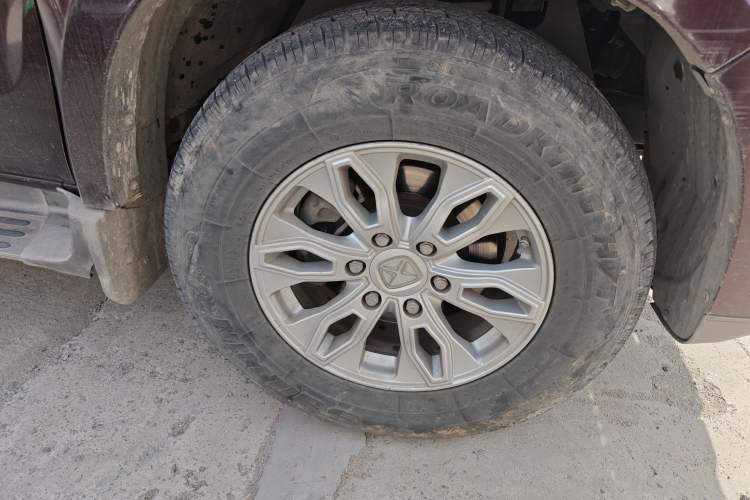 Used JMC Yusheng S350 2016 2.0T Automatic All-Wheel Drive Gasoline Luxury Version with Sunroof 5 Seats
