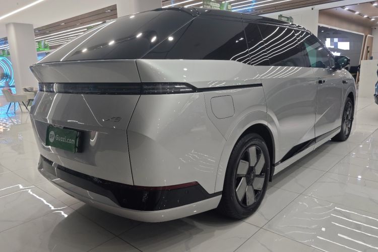 Used XPeng X9 2024 702 Ultra-Long Range Pro Rear Right 45 Deg