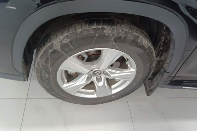 Used Toyota Highlander 2024 2.5L Smart Electric Hybrid Dual-Engine Two-Wheel Drive Elite Version 7 Seats Left Front Wheel Hub