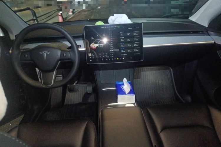 Used Tesla Model Y 2024 Rear-Wheel-Drive Version Center Console