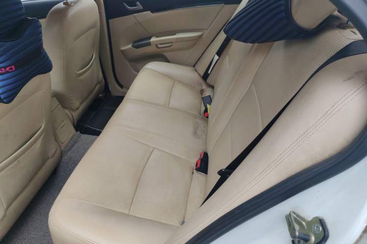 Used Geely Auto Classic Emgrand 2013 Sedan 1.8L CVT Prestige Model
