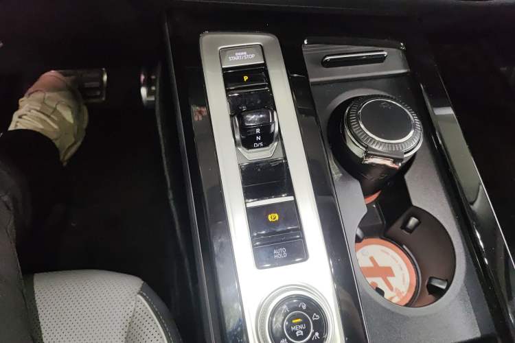 Used Volkswagen Tavendor 2024 380TSI All-Wheel Drive R-Line Cruise Edition