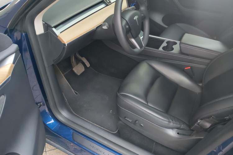 Used Tesla Model Y 2021 Long-Range All-Wheel-Drive Version