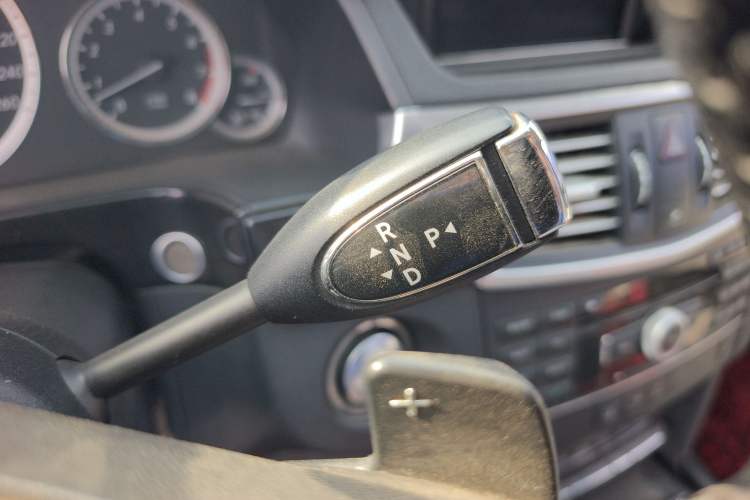 Used Mercedes-Benz E-Class 2009 E 300 Elegant Model
