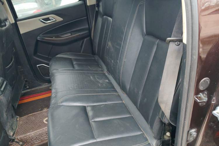 Used JMC Yuhu 7 2022 2.0T Manual Diesel 4x4 Comfort Version Standard Wheelbase Left Rear Seat