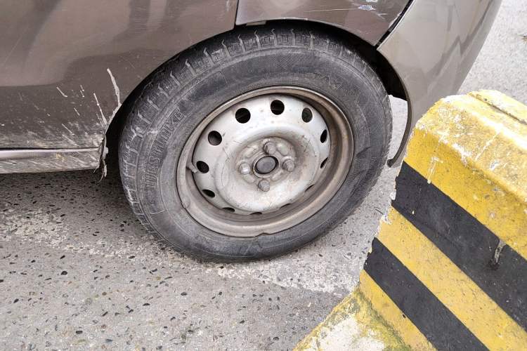 Used Jinbei Hiace X30 2018 1.3L Comfort Model DLCG12 Right Front Wheel Hub